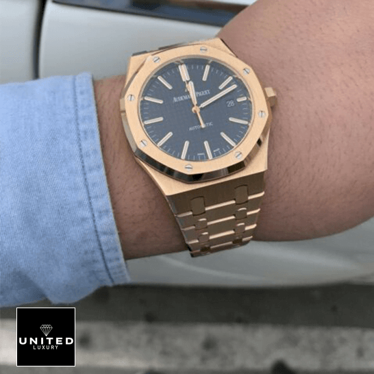 Audemars Piguet Royal Oak 15400OR.OO_.1220OR.03 Pink Gold Blue Dial Inspired on the wrist