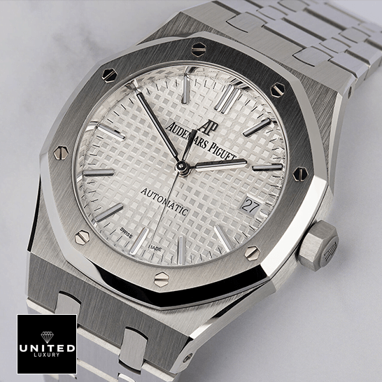 Audewmars Piguet Royal Oak White Dial 15400ST.OO_.1220ST Inspired white background
