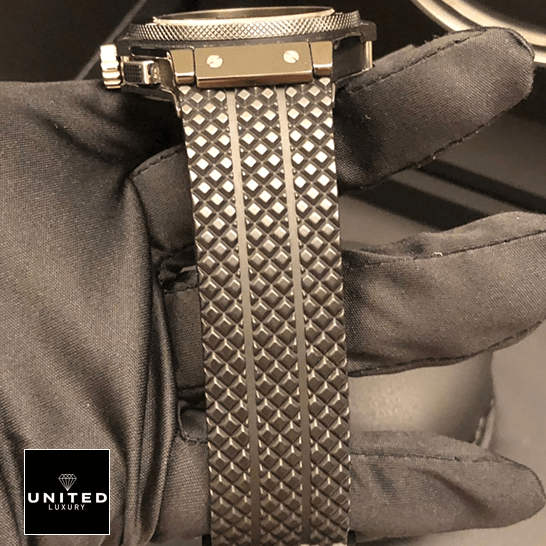 Hublot Black Magic 301.CX.130.RX Inspired 8 Hublot Big Bang 301.cx_.130.rx Black Rubber Bracelet Inspired on the black glove hand
