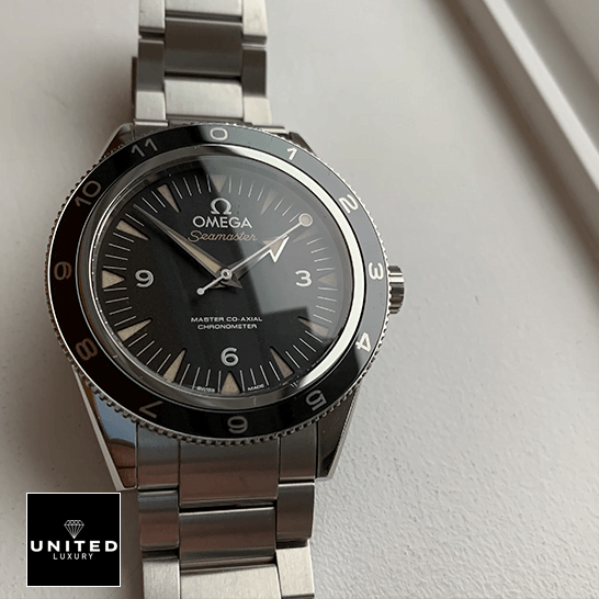 Omega Seamaster 233.32.41.21.01 Black Dial Oyster Inspired white background
