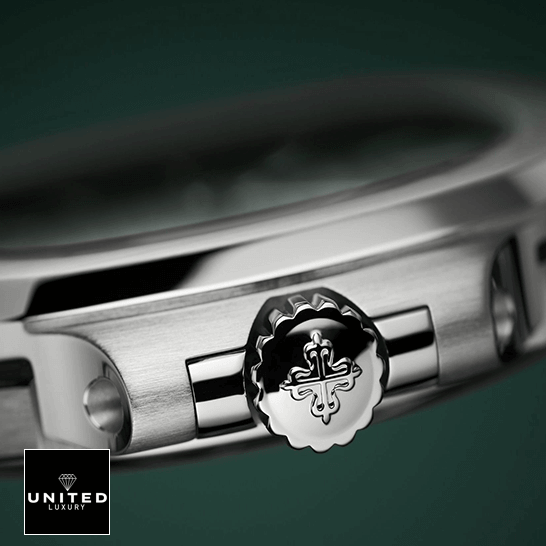 Patek Philippe 5711_1A-014 Nautilus Steel Case Inspired crown on the logo