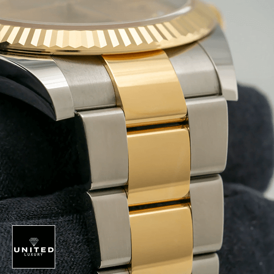 Rolex Datejjust 126333 Steel Gold Oyster Bracelet Inspired on the hand