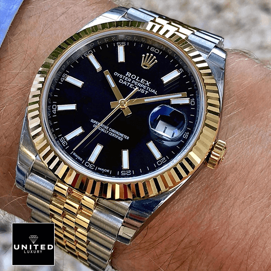 Rolex Datejust 126333 Black Dial Yellow Gold Inspired on the man wrist