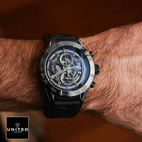 Tag Heuer Carrera Black Dial cAR2A91.FT6071 Inspired on the man wrist