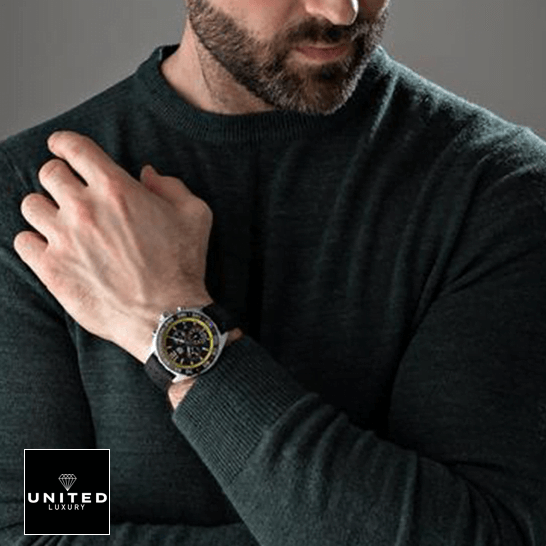 Tag Heuer Carrera Black Strap Bezel Black Dial Inspired on the man wrist